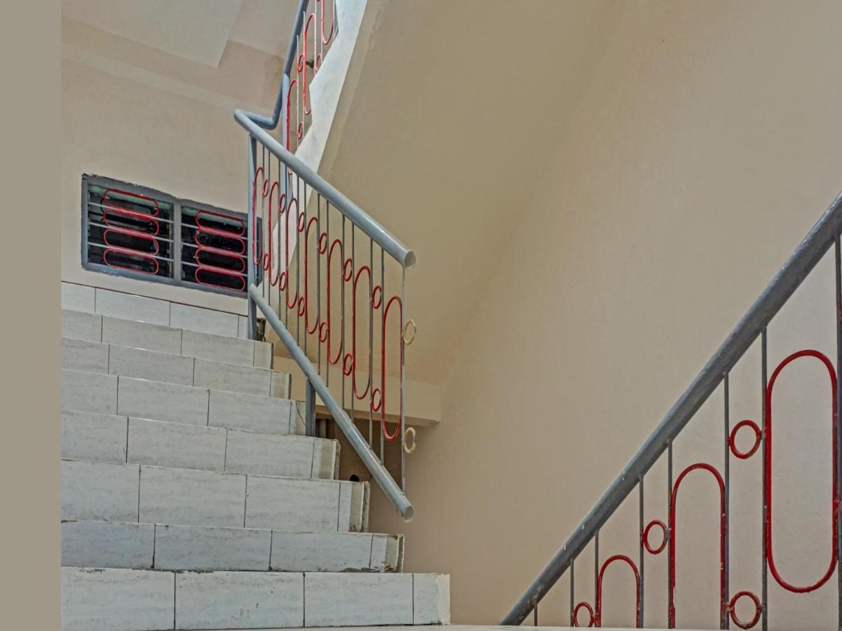 Reddoorz At Jalan Somba Opu Losari Makassar Bagian luar foto
