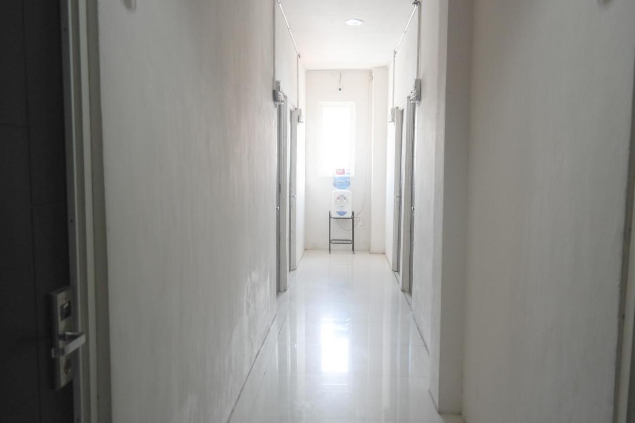 Reddoorz At Jalan Somba Opu Losari Makassar Bagian luar foto