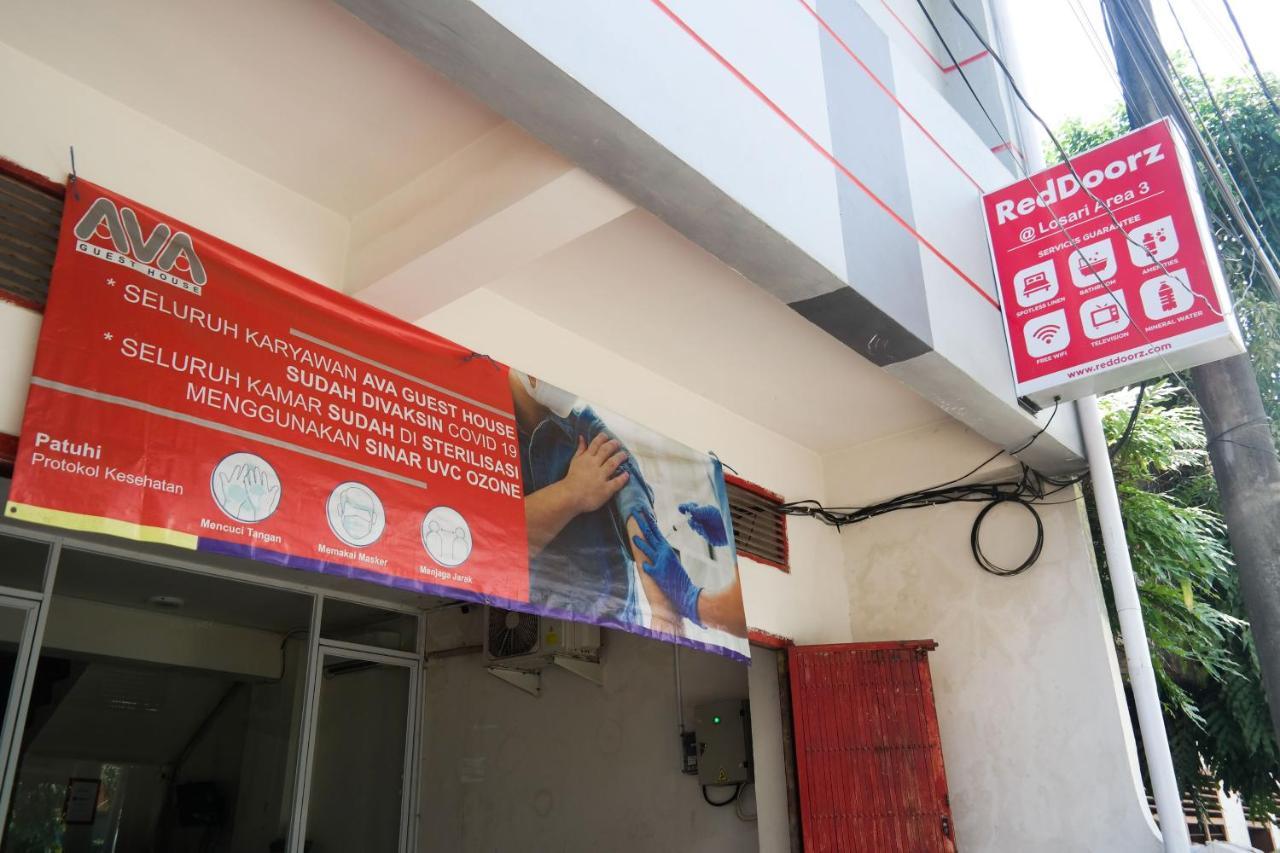 Reddoorz At Jalan Somba Opu Losari Makassar Bagian luar foto